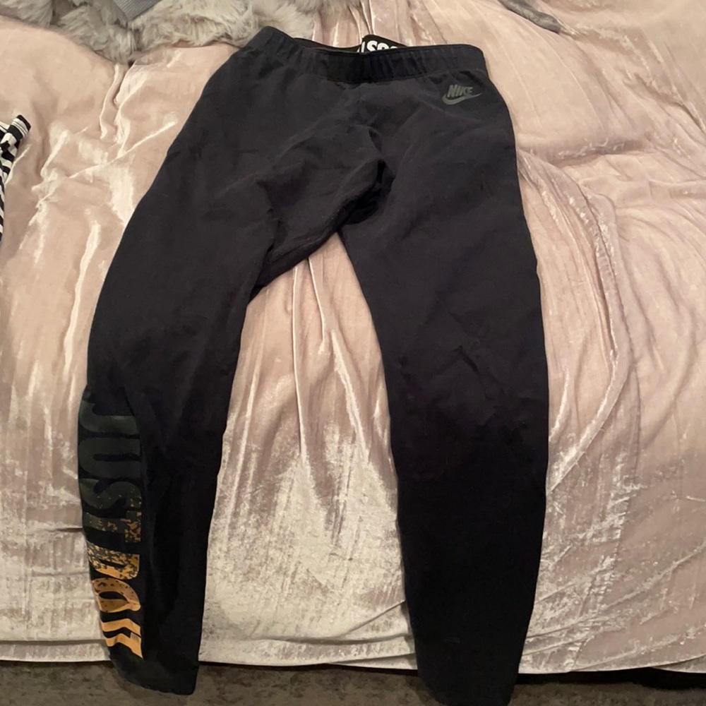 Nike leggings size small